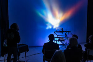 «DISCRETE PULSE OF LIGHT», performance numérique de Guillaume Côté.